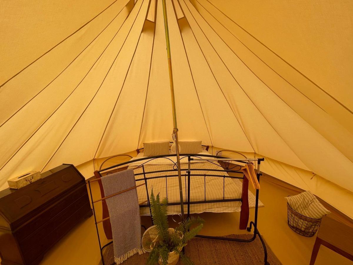The Hunters Glamping Hotell Ciudanovita Eksteriør bilde