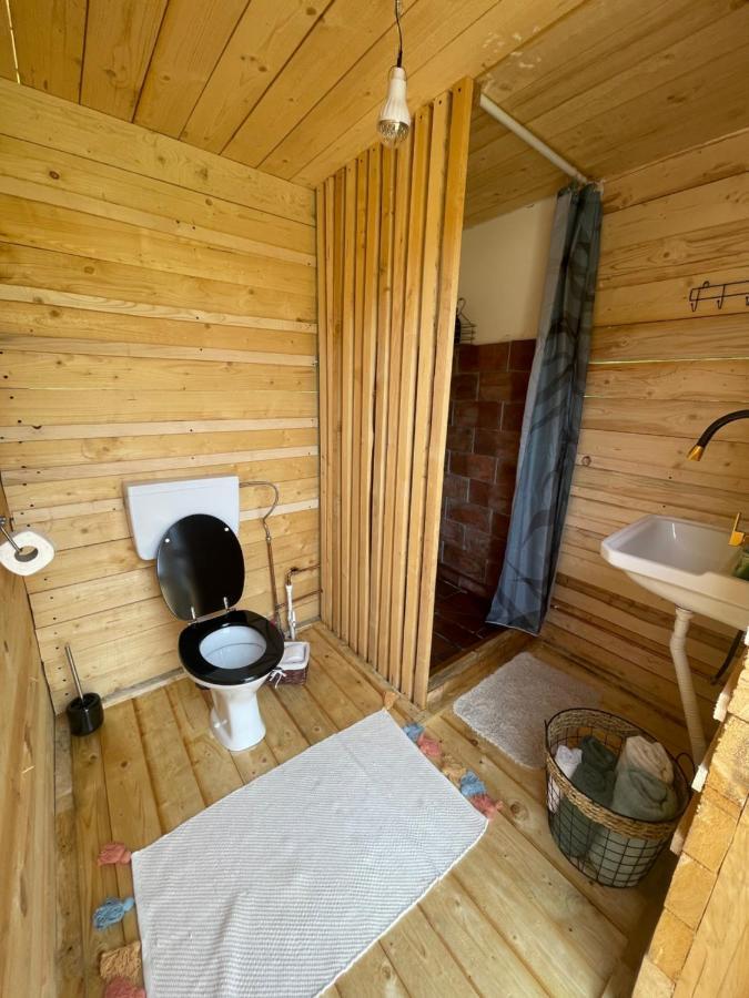 The Hunters Glamping Hotell Ciudanovita Eksteriør bilde