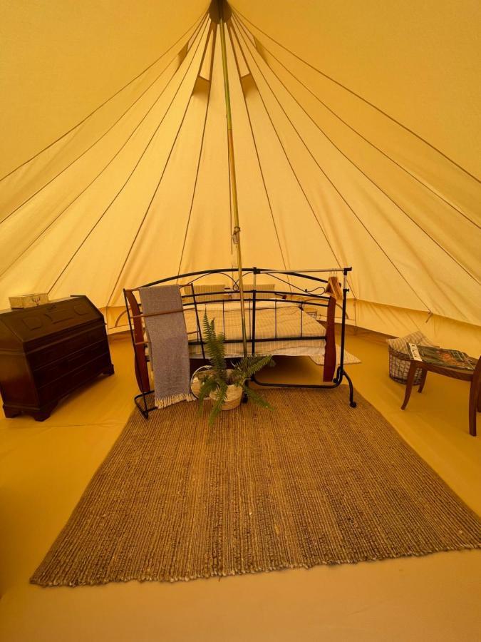 The Hunters Glamping Hotell Ciudanovita Eksteriør bilde