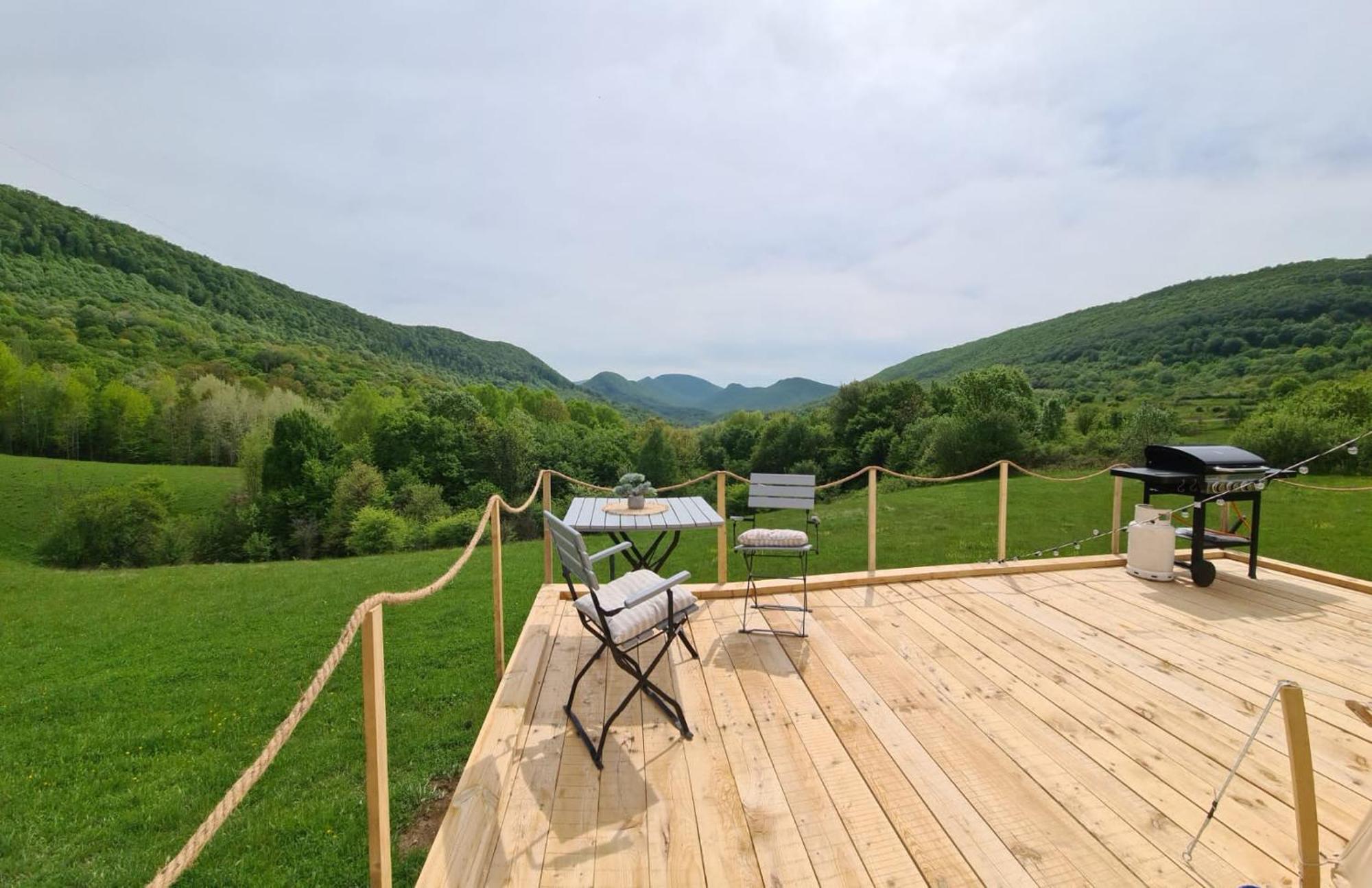 The Hunters Glamping Hotell Ciudanovita Eksteriør bilde